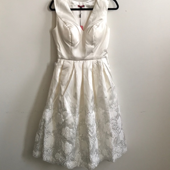 Chi Chi London Pearl ivory dress wedding or cocktail - Picture 2 of 14